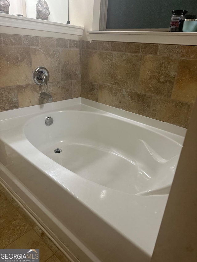 1749 Misselthrush Ln, Mcdonough, GA 30253 - full bathroom featuring a garden tub