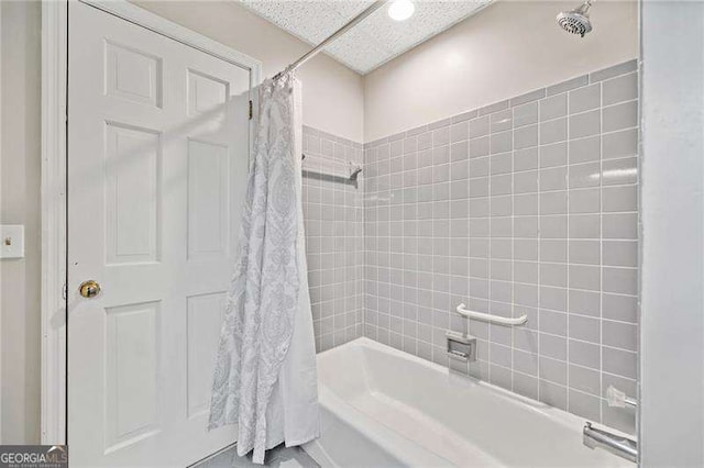 4402 Windsor Oaks Chase, Marietta, GA 30066 - bathroom with shower / bathtub combination with curtain