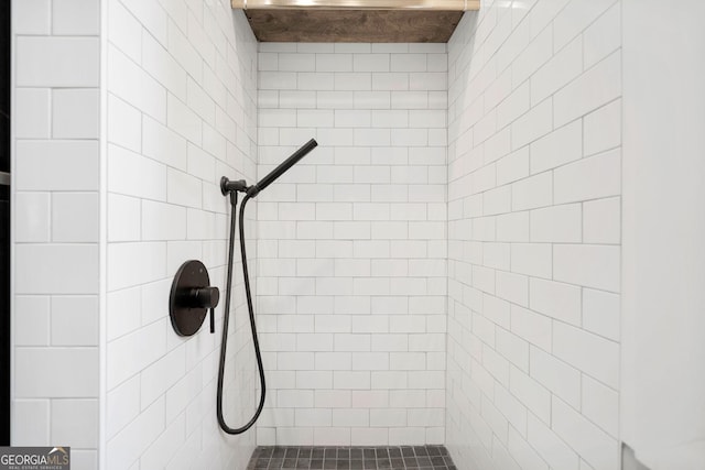 2885 Laurel Green Ct, Roswell, GA 30076 - bathroom featuring tiled shower