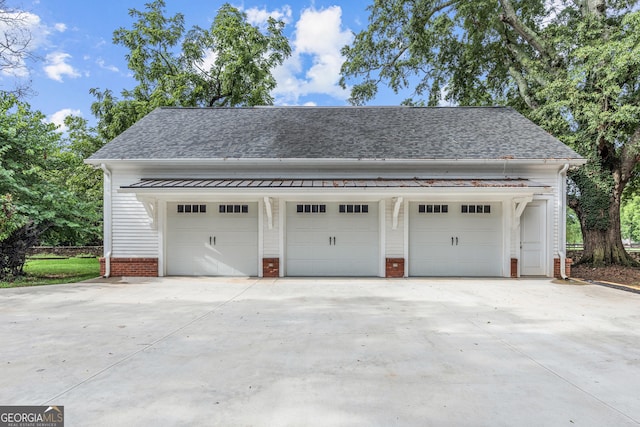 766 E Ave, Madison, GA 30650 - view of detached garage