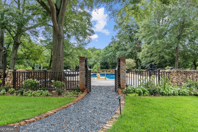 766 E Ave, Madison, GA 30650 - view of yard