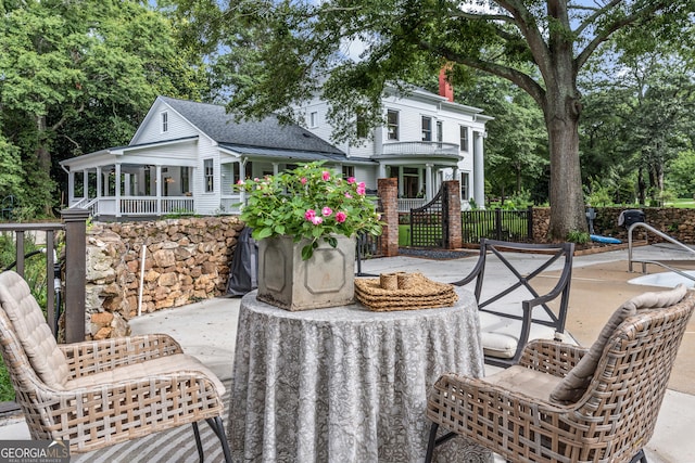 766 E Ave, Madison, GA 30650 - view of patio