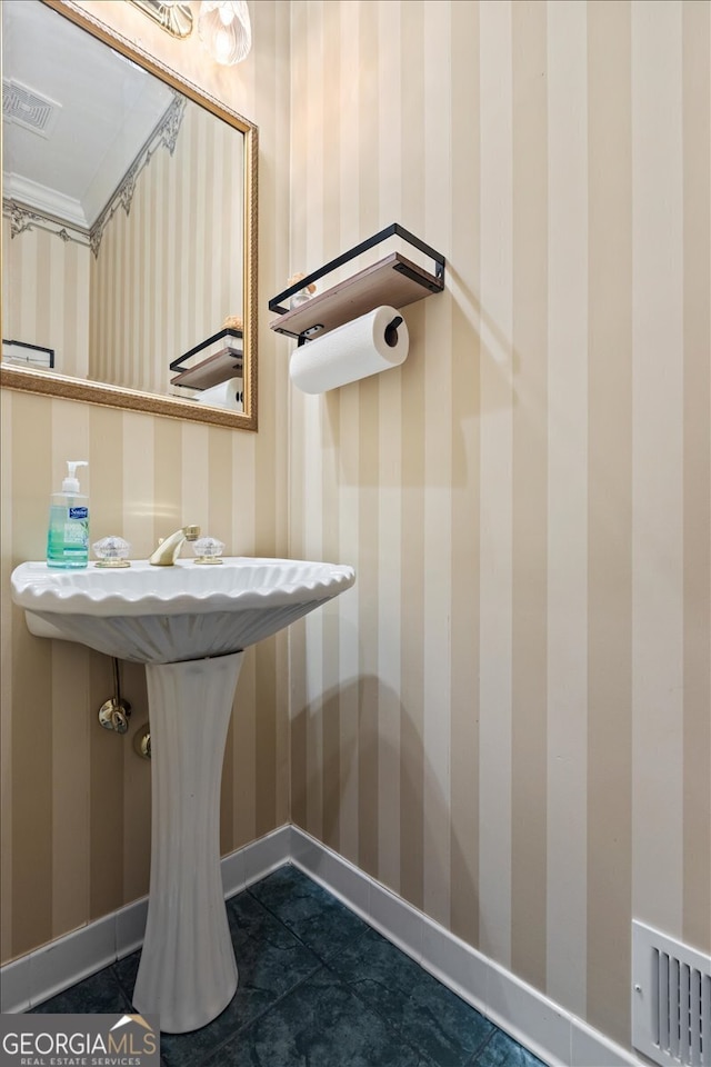 40 Costleys Bridge Dr, Oxford, GA 30054 - bathroom featuring wallpapered walls and tile patterned flooring