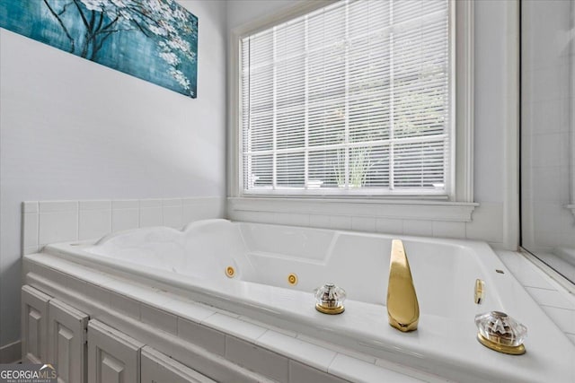 40 Costleys Bridge Dr, Oxford, GA 30054 - full bathroom with a jetted tub