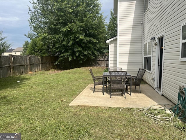 901 Broderick Cir, Warner Robins, GA 31088 - view of yard featuring a patio area
