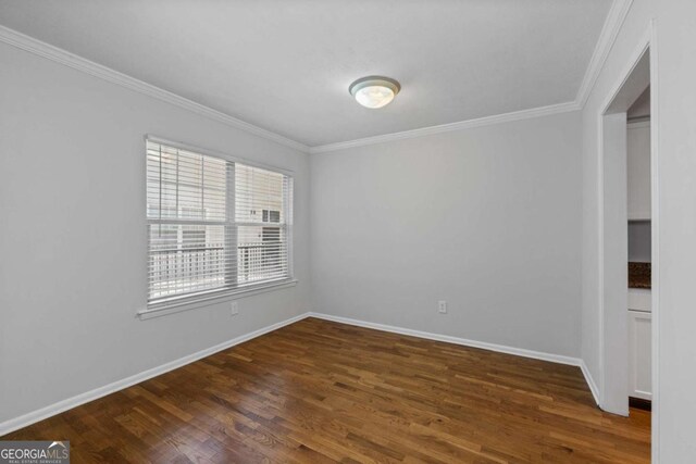 1150 Collier Rd NW Unit 6H, Atlanta, GA 30318 - unfurnished room with ornamental molding, light wood-type flooring, baseboards, and recessed lighting