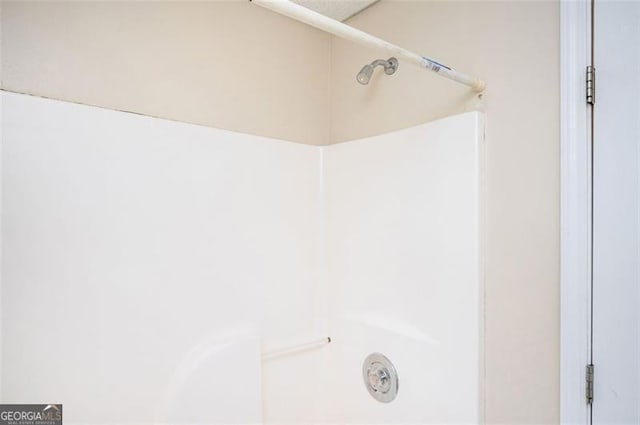 409 Cold Springs Ln, Mcdonough, GA 30252 - bathroom view