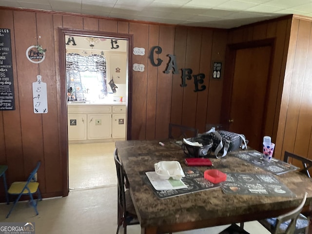 174 S Brunswick St, Jesup, GA 31546 - dining area featuring wooden walls