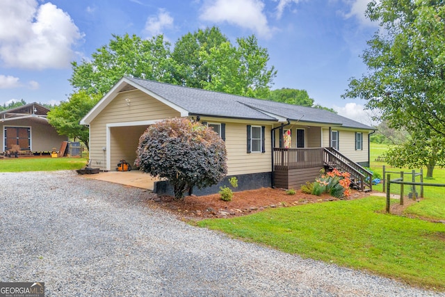 241 Thomas Rd, Lavonia, GA 30553 - view of front of property featuring gravel driveway and a front lawn