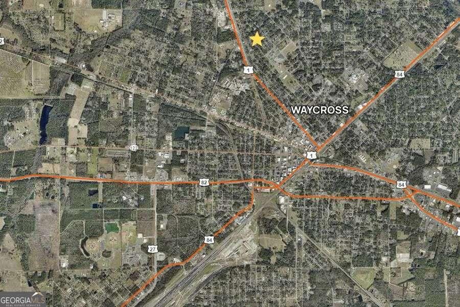 1303 Vernon St, Waycross, GA 31501