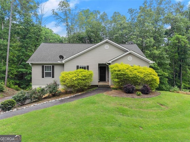 15 Baker St, Dahlonega, GA 30533 - view of front facade with a front lawn and a shingled roof