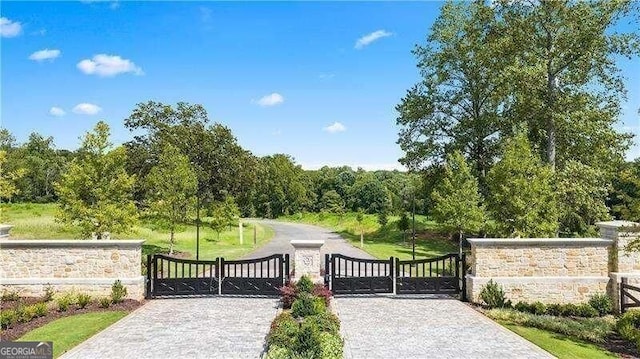325 Lakeshore Rd, Milton, GA 30004