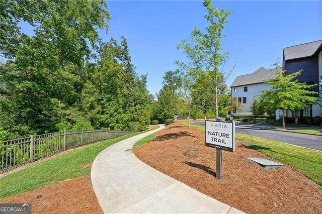 6635 Beacon Dr, Atlanta, GA 30328 - surrounding community