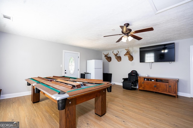 710 Newton Rd, Lagrange, GA 30240 - playroom featuring billiards, a ceiling fan, and light wood-type flooring