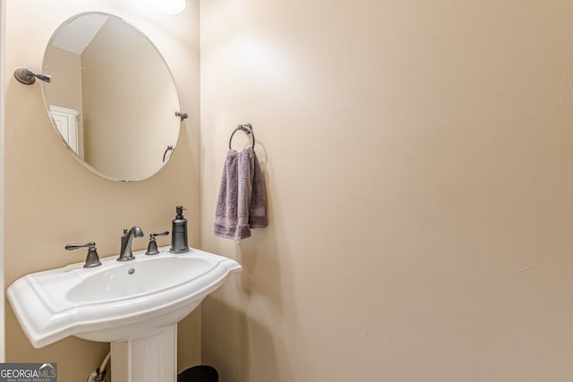 5767 Wembley Dr, Douglasville, GA 30135 - bathroom featuring a sink