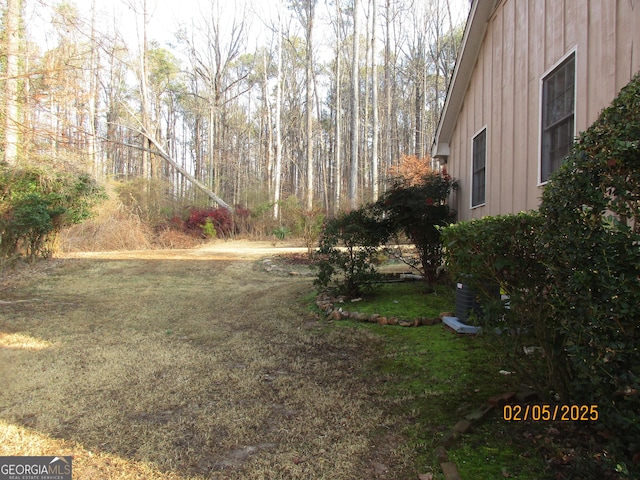 5848 Navarre Ct, Stone Mountain, GA 30087 - view of grassy yard