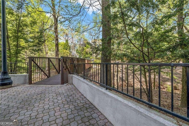 3235 Roswell Rd NE Unit 508, Atlanta, GA 30305 - view of patio / terrace