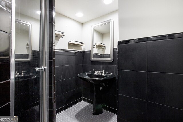 386 Link Rd, Alpharetta, GA 30022 - full bath featuring tile walls, a stall shower, wainscoting, recessed lighting, and tile patterned floors