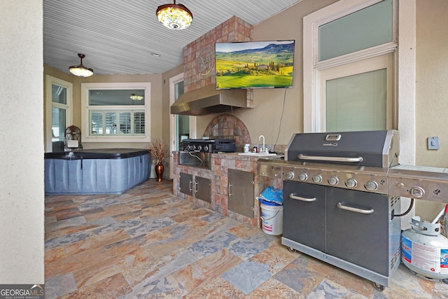 12 Par Dr, Jesup, GA 31546 - view of patio featuring a sink