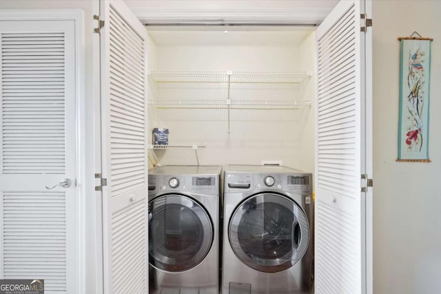 226 Bull River Bluff Dr, Savannah, GA 31410 - laundry area featuring independent washer and dryer