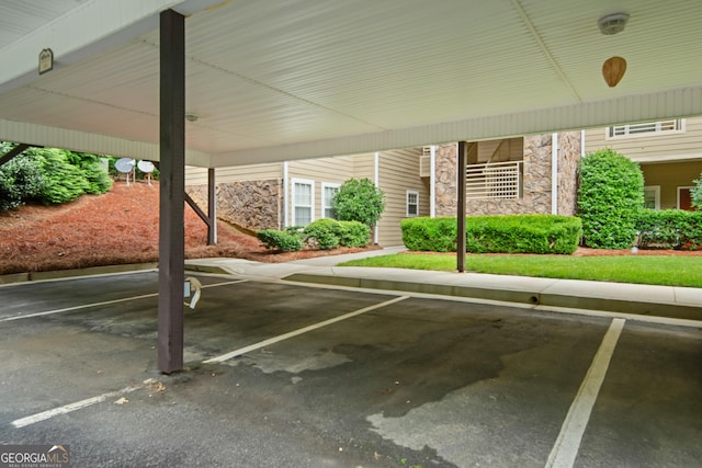 112 Gleneagle Ct Unit D202, Clayton, GA 30525 - view of covered parking lot
