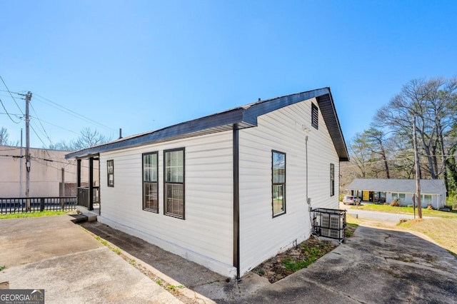 2110 Newnan St, Atlanta, GA 30344 - view of side of home