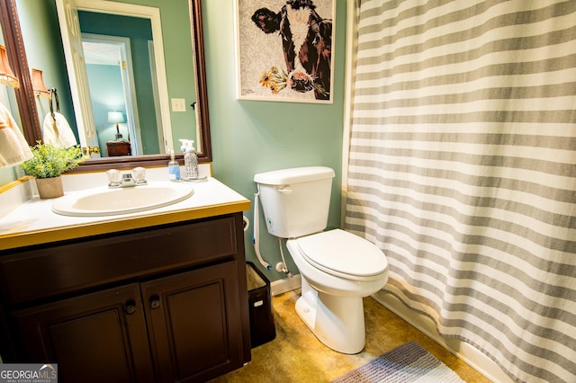 1612 Cagle Ct, Lawrenceville, GA 30045 - full bathroom featuring vanity, toilet, and curtained shower