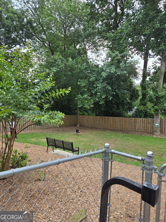 2479 Peachtree Rd NE Unit 902, Atlanta, GA 30305 - view of yard
