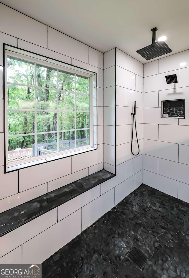 180 Mountain Path, Rockmart, GA 30153 - bathroom featuring a tile shower