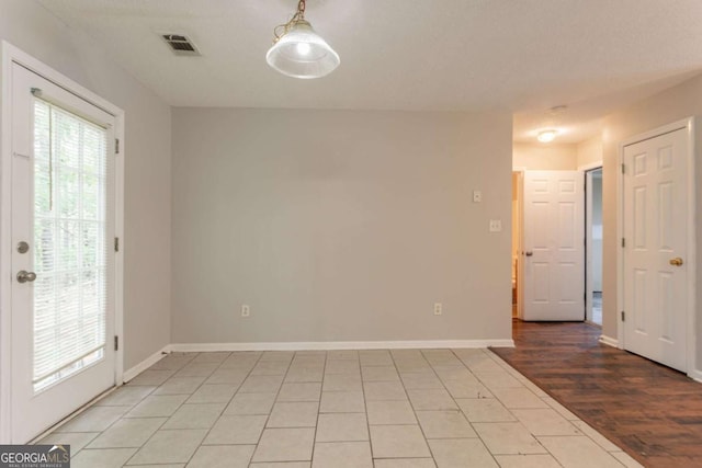 7070 Ravenwood Ln, Lithonia, GA 30038