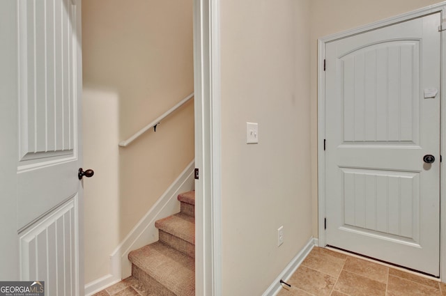 149 Horizon Hl, Newnan, GA 30265 - stairs with baseboards