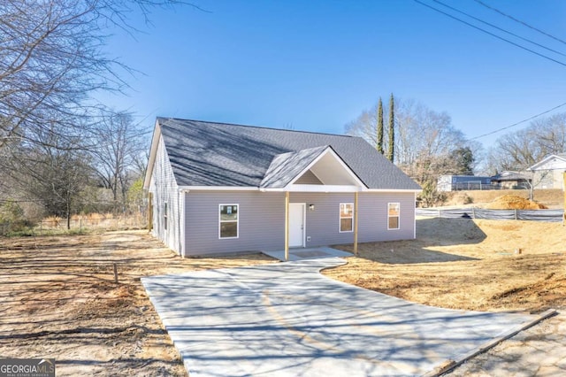 30 Moore Ave, Toccoa, GA 30577 - view of front of home featuring a shingled roof and covered porch