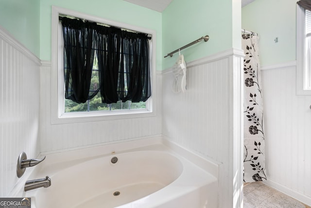 135 Pinewood Cir, Colbert, GA 30628 - full bath featuring wainscoting and a bath