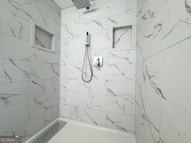 10875 Shagbark Trl, Roswell, GA 30075 - bathroom featuring a tile shower