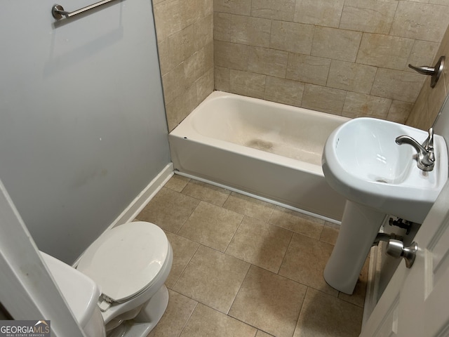 490 Rockwell St SW, Atlanta, GA 30310 - bathroom with tile patterned flooring and baseboards