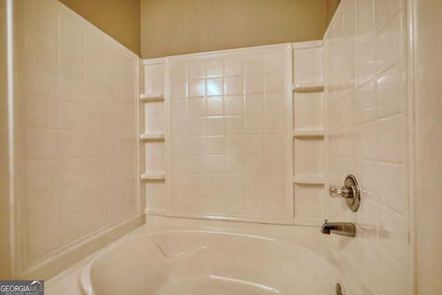 5587 Strathmoor Manor Cir, Lithonia, GA 30058 - bathroom with shower / washtub combination