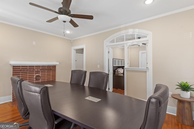 109 Stockbridge Rd, Jonesboro, GA 30236 - dining area featuring baseboards, crown molding, wood finished floors, a ceiling fan, and recessed lighting