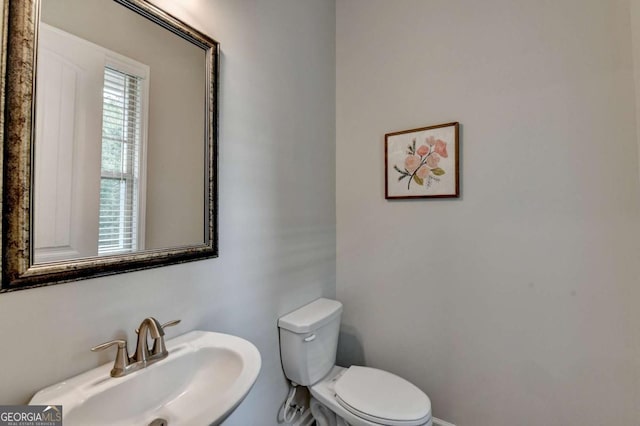 747 Topsail Ln, Alpharetta, GA 30005 - half bath featuring a sink and toilet