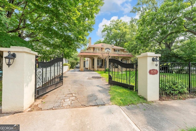 403 E Robert Toombs Ave, Washington, GA 30673 - gate with a fenced front yard