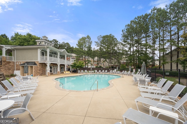 3655 Chattahoochee Summit Dr SE Unit 16, Atlanta, GA 30339 - community pool with a patio