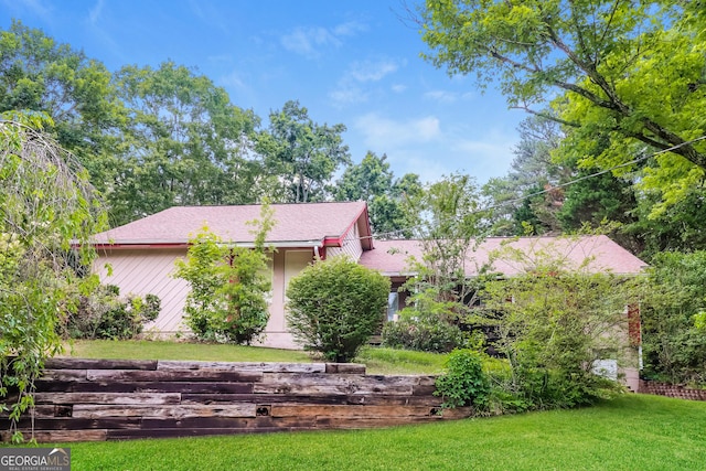 2624 Windridge Dr, Acworth, GA 30102 - view of front of property featuring a front yard