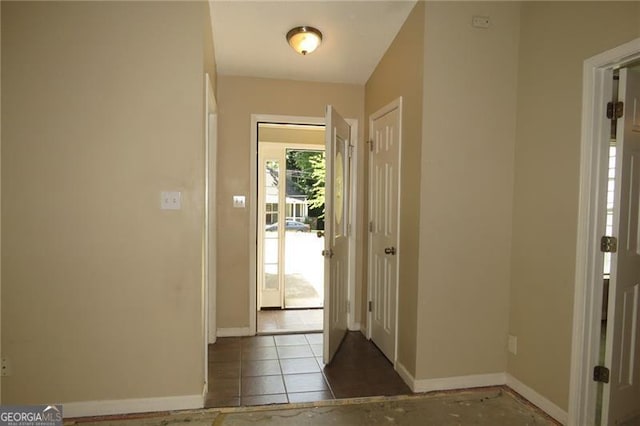 490 Culberson St SW, Atlanta, GA 30310 - foyer with baseboards