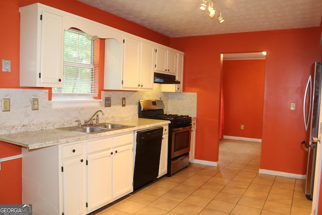 3255 Hunters Crossing Pt, Lithonia, GA 30038 - kitchen with a sink, appliances with stainless steel finishes, under cabinet range hood, and tasteful backsplash