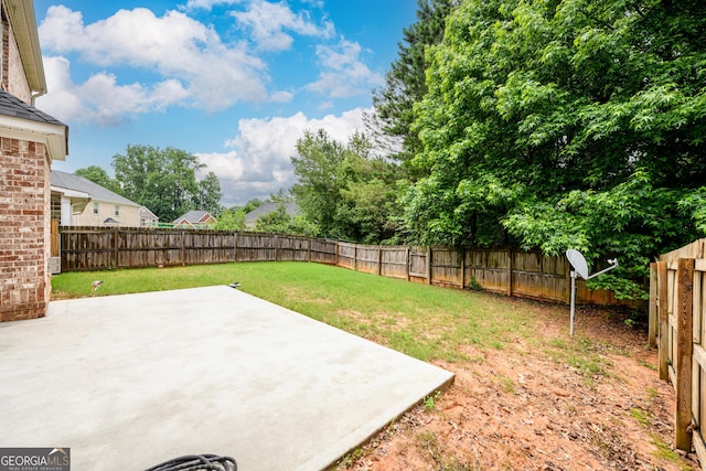 1076 Scenic Park Trl, Lawrenceville, GA 30046 - fenced backyard featuring a patio area