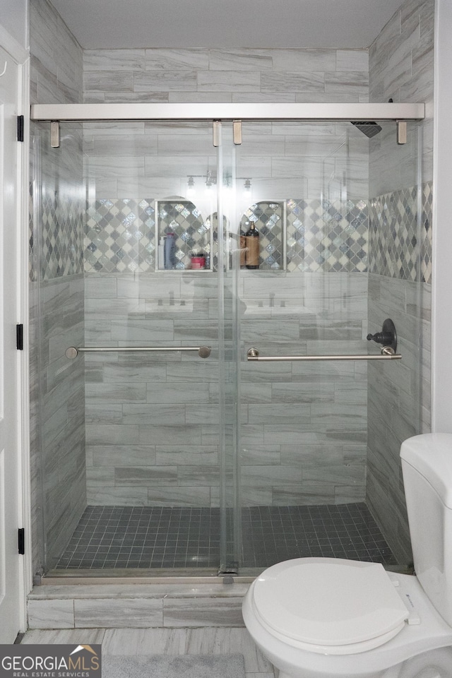 4046 Creekview Ridge Dr, Buford, GA 30518 - bathroom with a shower stall