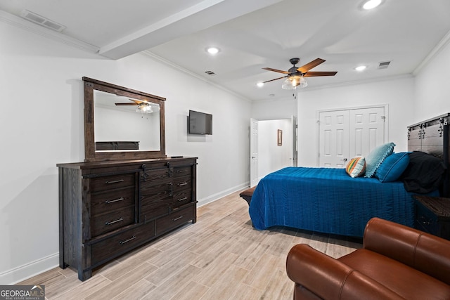 4030 River Ridge Chase Se, Marietta, GA 30067 - bedroom featuring baseboards, light wood-style flooring, ornamental molding, recessed lighting, and a ceiling fan