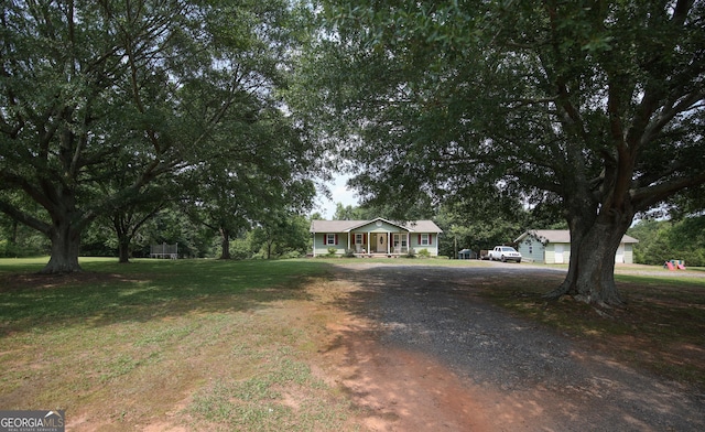 12730 Old Federal Rd, Carnesville, GA 30521 - view of front of property featuring driveway and a front lawn