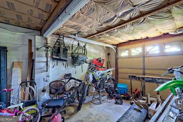 41 Mike Foster Ln, Clayton, GA 30525 - exercise area with a garage and concrete block wall