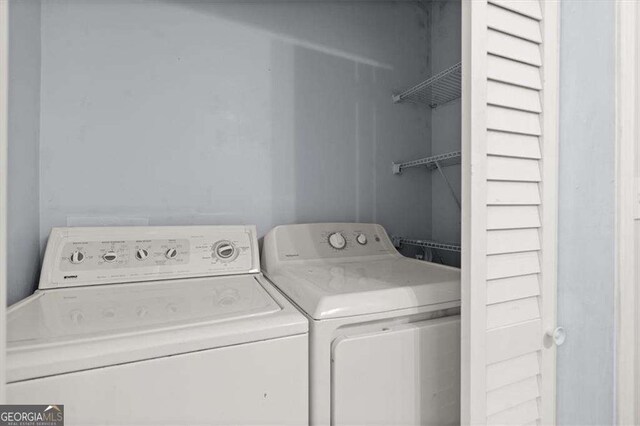 1686 Alvarado Ter SW, Atlanta, GA 30310 - washroom with independent washer and dryer