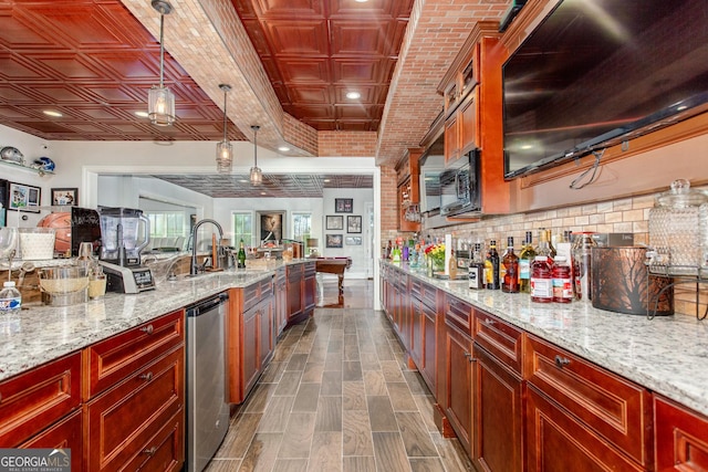3084 Watsons Bnd, Milton, GA 30004 - kitchen with open floor plan, light stone countertops, backsplash, decorative light fixtures, and an ornate ceiling